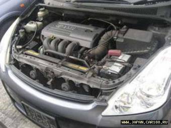 2003 Toyota Wish Photos