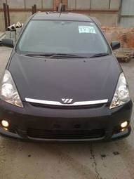 2003 Toyota Wish Pictures