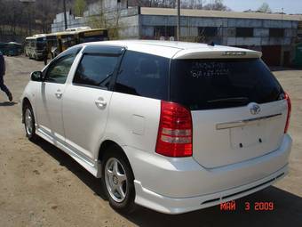 2003 Toyota Wish Pictures