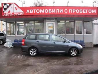 2003 Toyota Wish Pictures