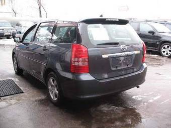2003 Toyota Wish Photos