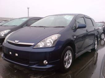 2003 Toyota Wish Pictures