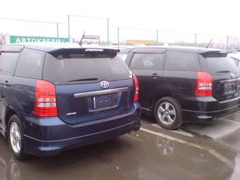 2003 Toyota Wish Pictures