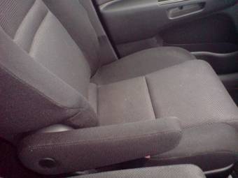 2003 Toyota Wish Photos