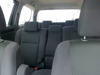 2003 Toyota Wish Pictures