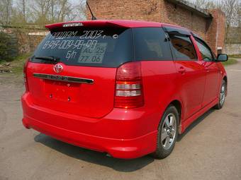 2003 Toyota Wish Photos