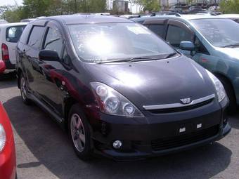 2003 Toyota Wish Pictures