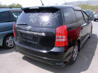 2003 Toyota Wish Photos