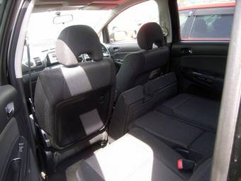 2003 Toyota Wish Photos