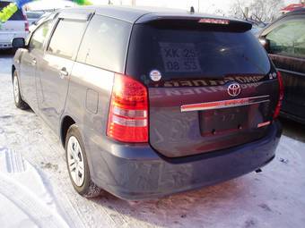 2003 Toyota Wish Pictures