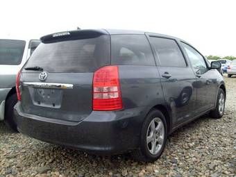 2003 Toyota Wish Images