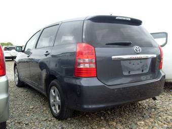 2003 Toyota Wish Pictures