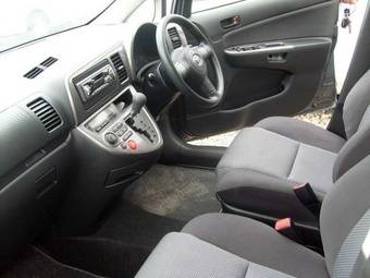 2003 Toyota Wish Pics