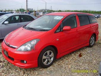 2003 Toyota Wish Pictures