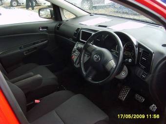 2003 Toyota Wish Pictures