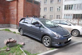 2003 Toyota Wish Photos