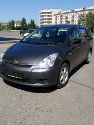 2003 Toyota Wish Photos