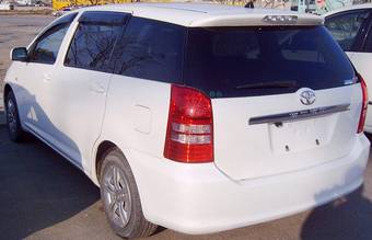 2003 Toyota Wish Pictures