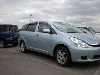 2003 Toyota Wish Pictures