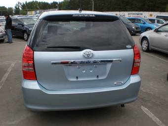 2003 Toyota Wish Photos