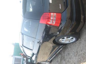 2003 Toyota Wish Pictures