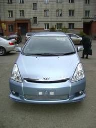 2003 Toyota Wish Pictures