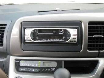 2003 Toyota Wish Photos