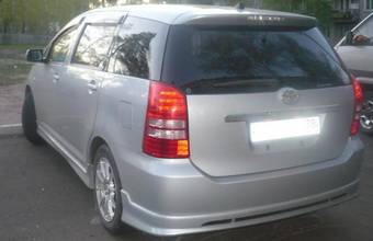 2003 Toyota Wish Photos