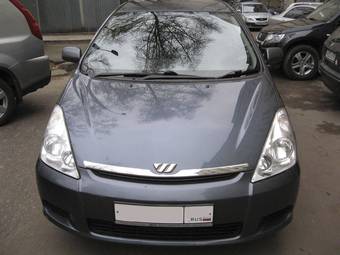 2003 Toyota Wish Photos