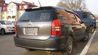 2003 Toyota Wish Photos