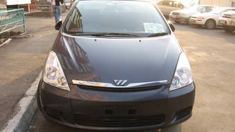 2003 Toyota Wish Photos