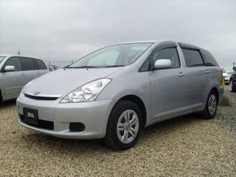 2003 Toyota Wish Photos