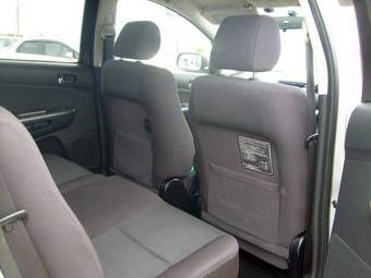 2003 Toyota Wish Images