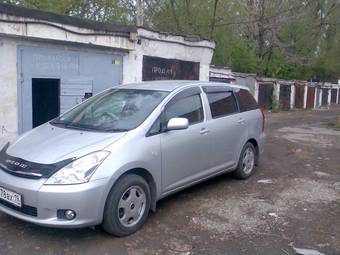 2003 Toyota Wish Pictures