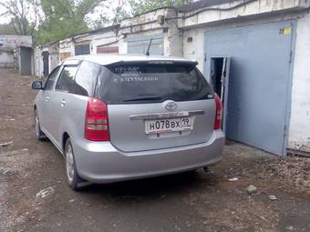 2003 Toyota Wish Pictures