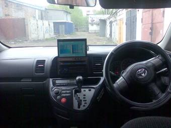 2003 Toyota Wish Pictures