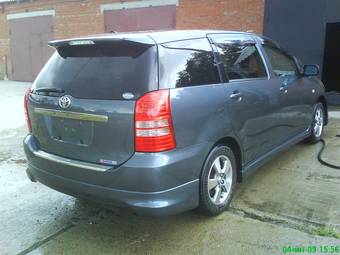 2003 Toyota Wish Pictures