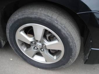 2003 Toyota Wish Photos