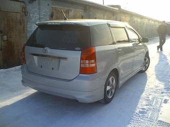 2003 Toyota Wish Pics