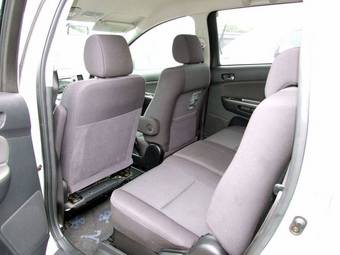 2003 Toyota Wish Pics