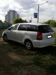 2003 Toyota Wish Photos