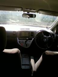 2003 Toyota Wish Photos