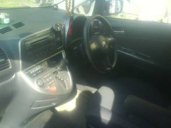 2003 Toyota Wish Pics