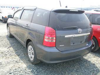 2003 Toyota Wish Pics