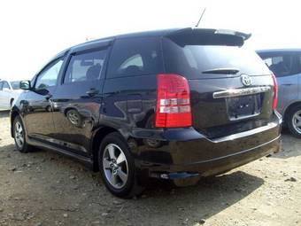 2003 Toyota Wish Photos