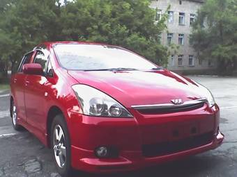 2003 Toyota Wish Pictures