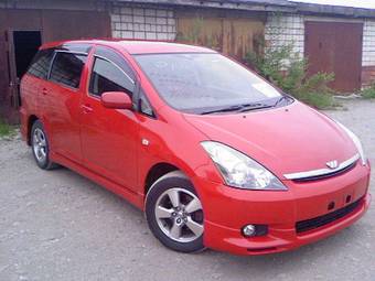 2003 Toyota Wish Photos