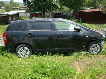 2003 Toyota Wish Pictures