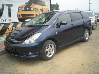 2003 Toyota Wish Pictures