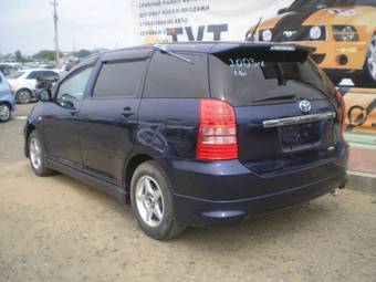 2003 Toyota Wish Photos